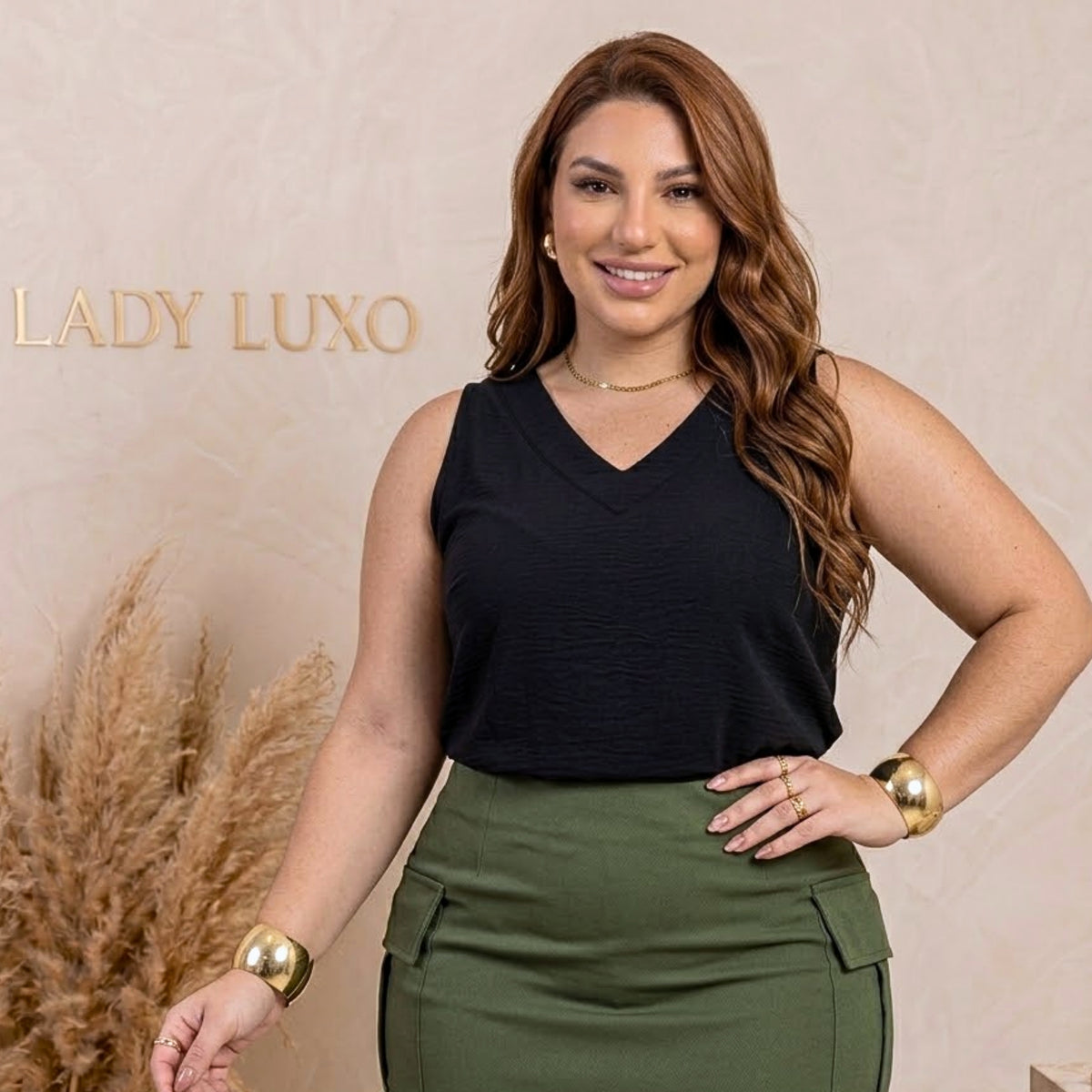 Regata Social Decote V Plus Size