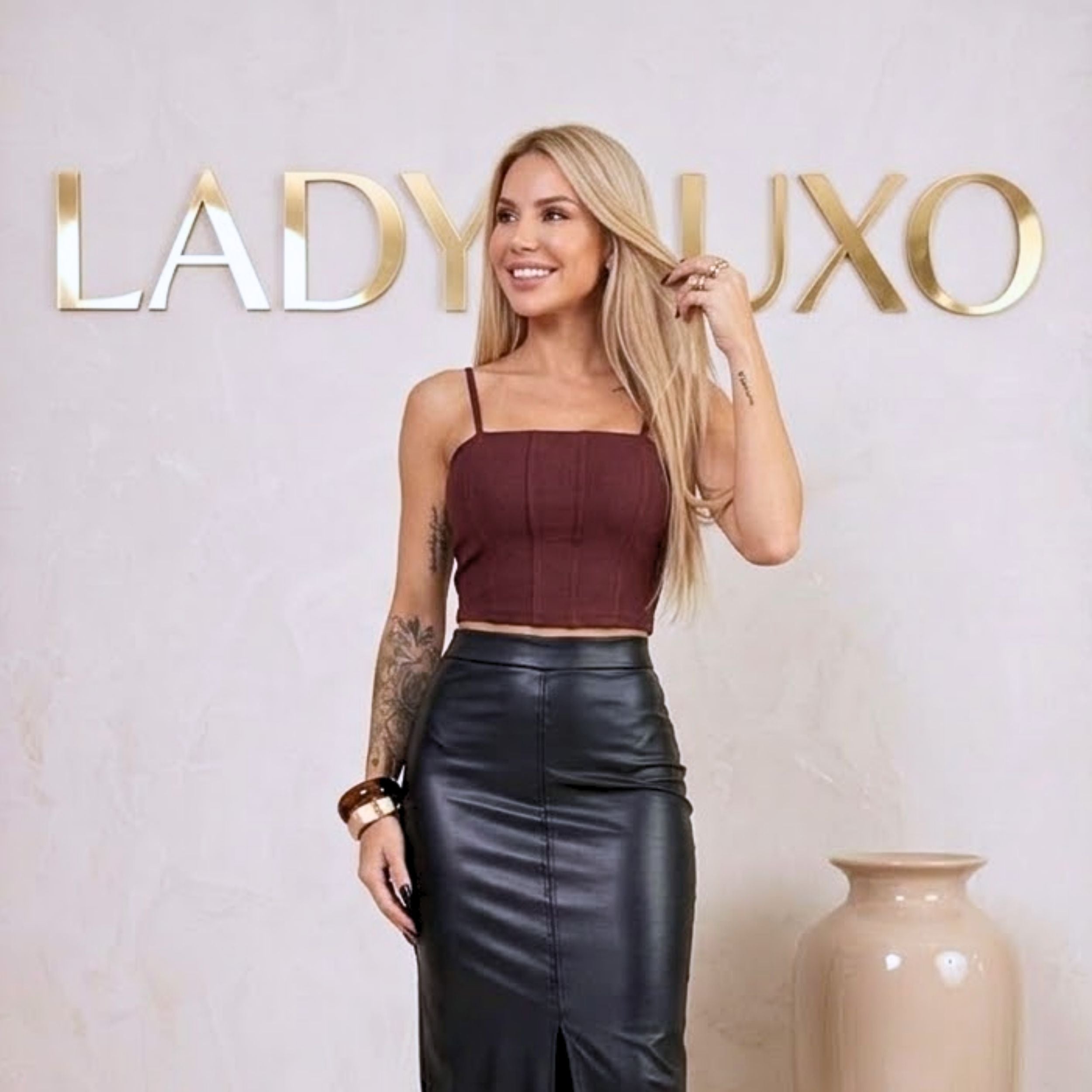 Cropped Feminino Reto Alcinha Costuras Corset