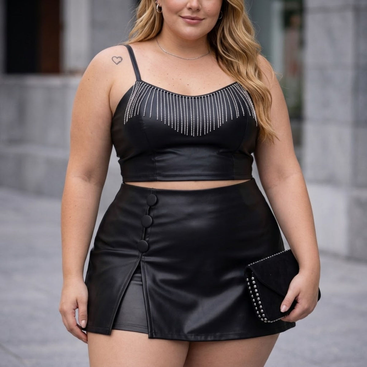 Cropped Couro Cirre Decote Franja