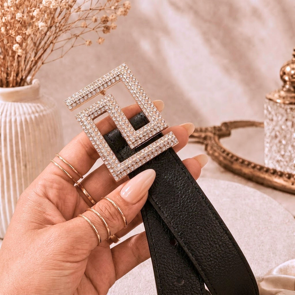 Cinto Couro Preto Fivela Dourada Strass Fendi