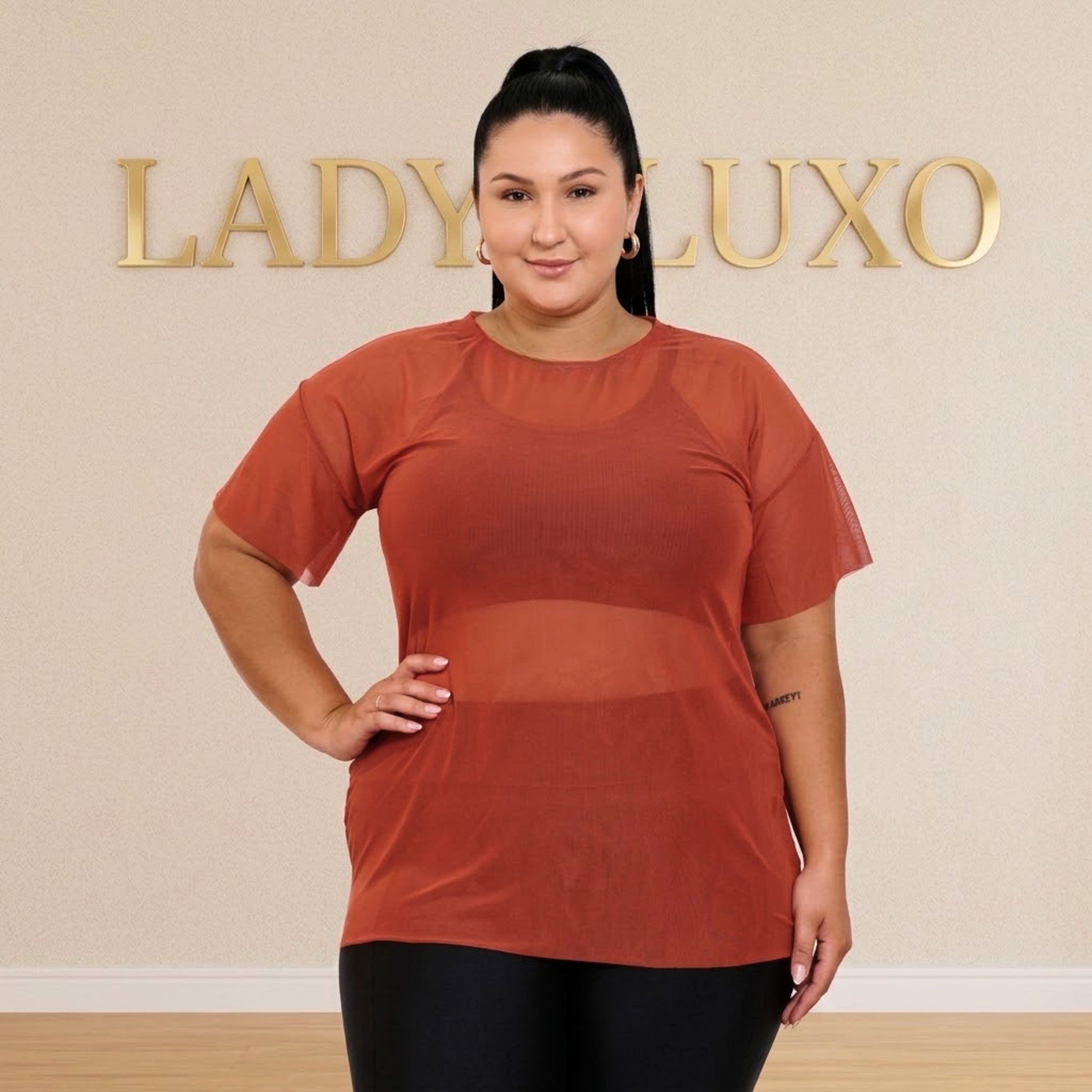 Blusa Camiseta Feminina de Tule Transparente Fitness Plus Size